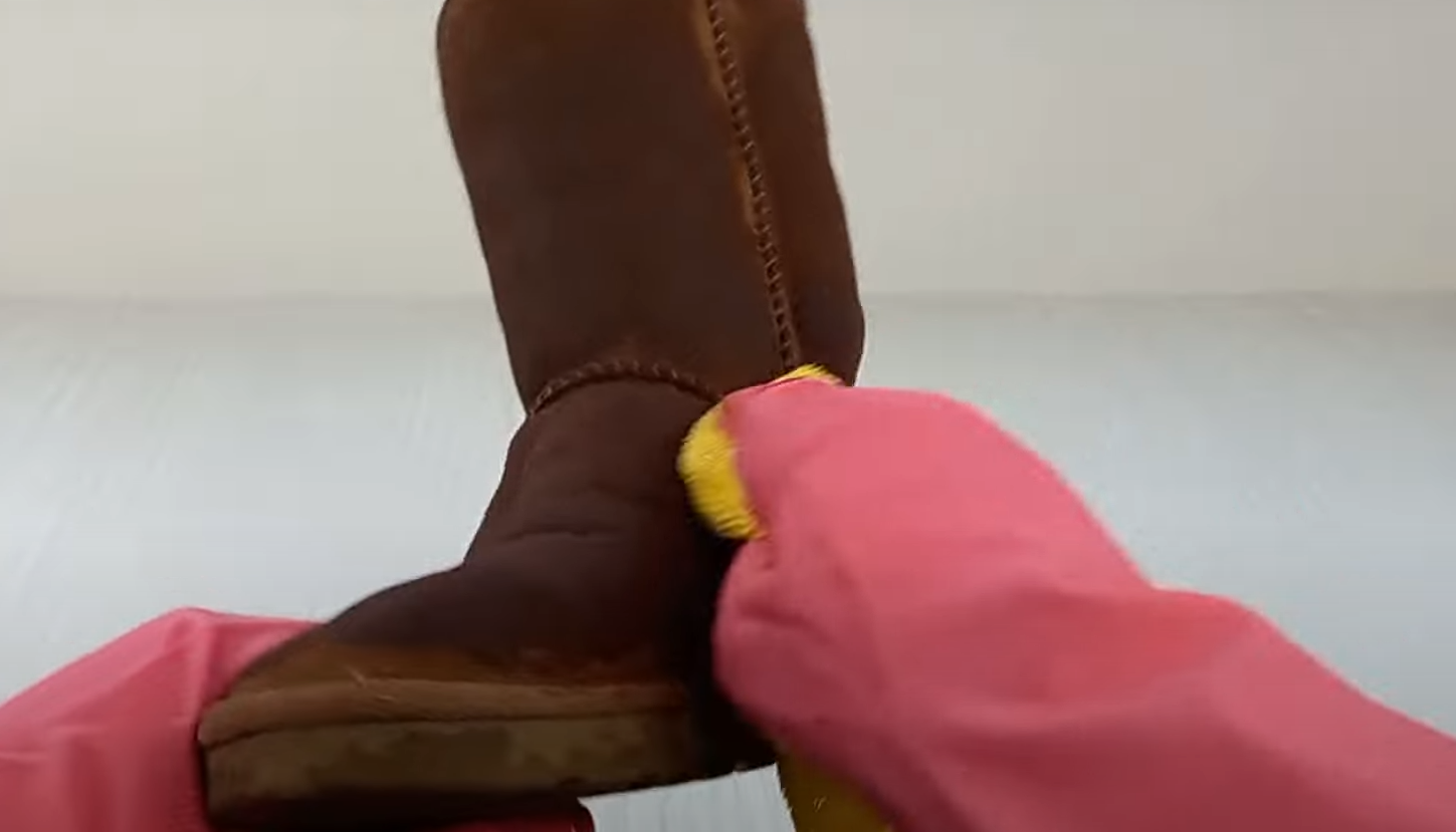 Are Bearpaw Boots Waterproof? WaterproofWiki