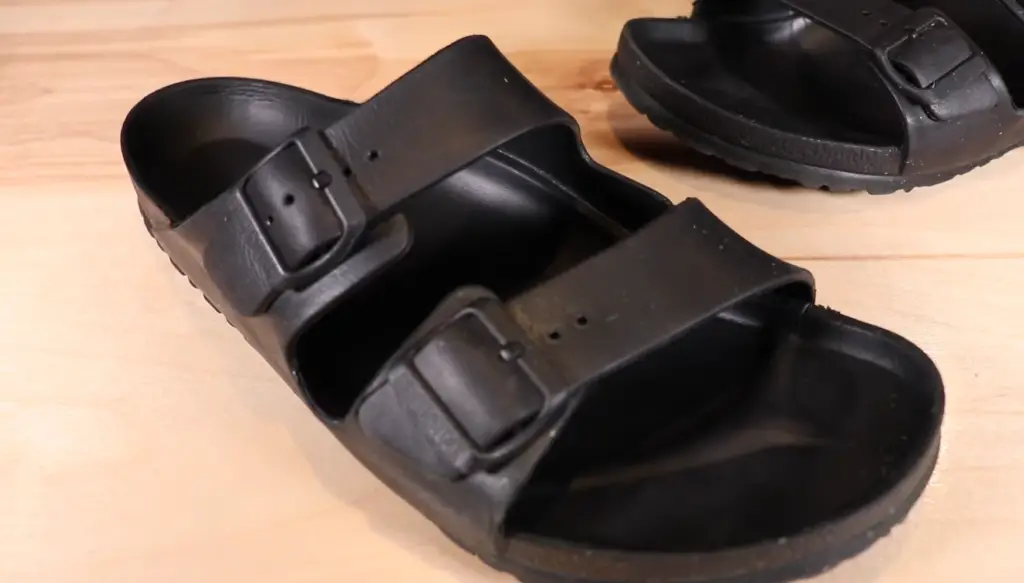 Do Birkenstocks Get Smelly After They are Wet?
