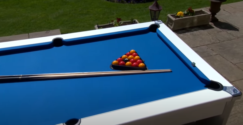 Can a pool table be stored outside?