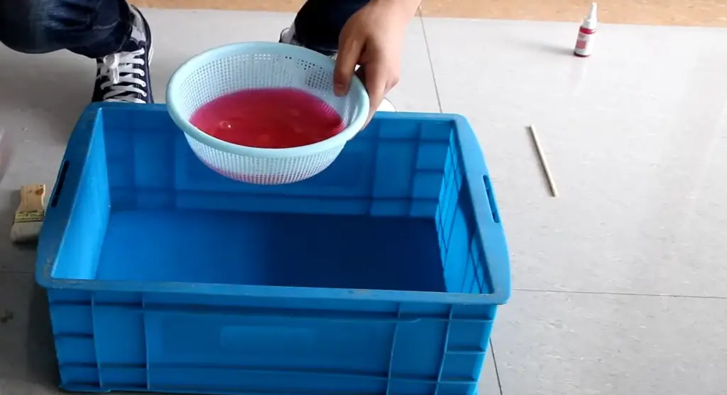 How to Make a Waterproof Glue: Easy Recipes