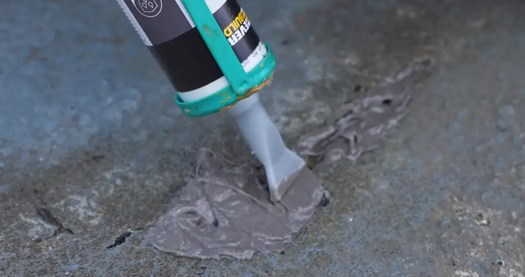 What's the Best Way to Repair a Flat Roof and Make It Waterproof?