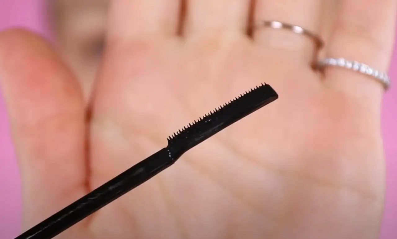 Waterproof vs. Regular Mascara Which is Better? WaterproofWiki