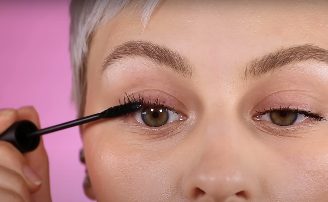 Waterproof vs. Regular Mascara Which is Better? WaterproofWiki