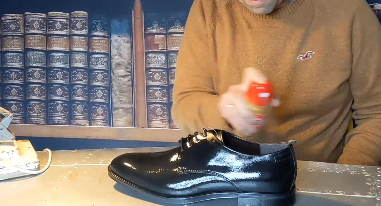 Benefits of Using a Waterproofing Spray on Your Shoes