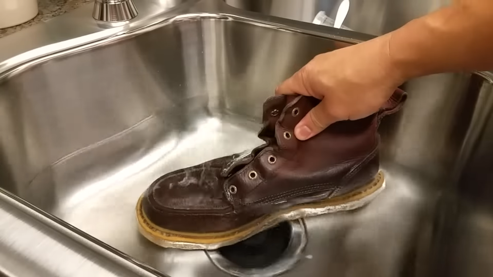 Does Mink Oil Waterproof Boots? WaterproofWiki