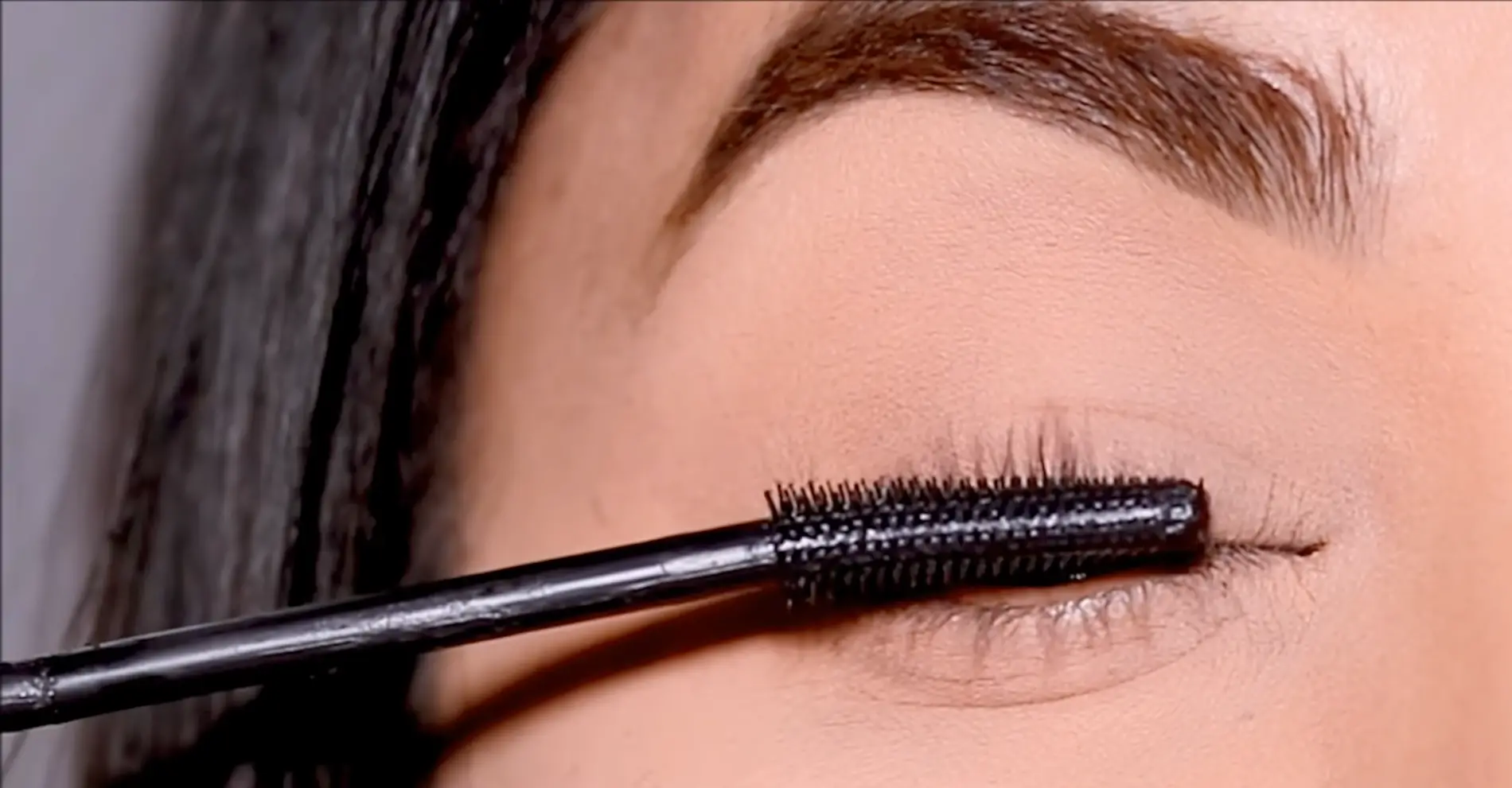 How to Keep Mascara From Smudging?