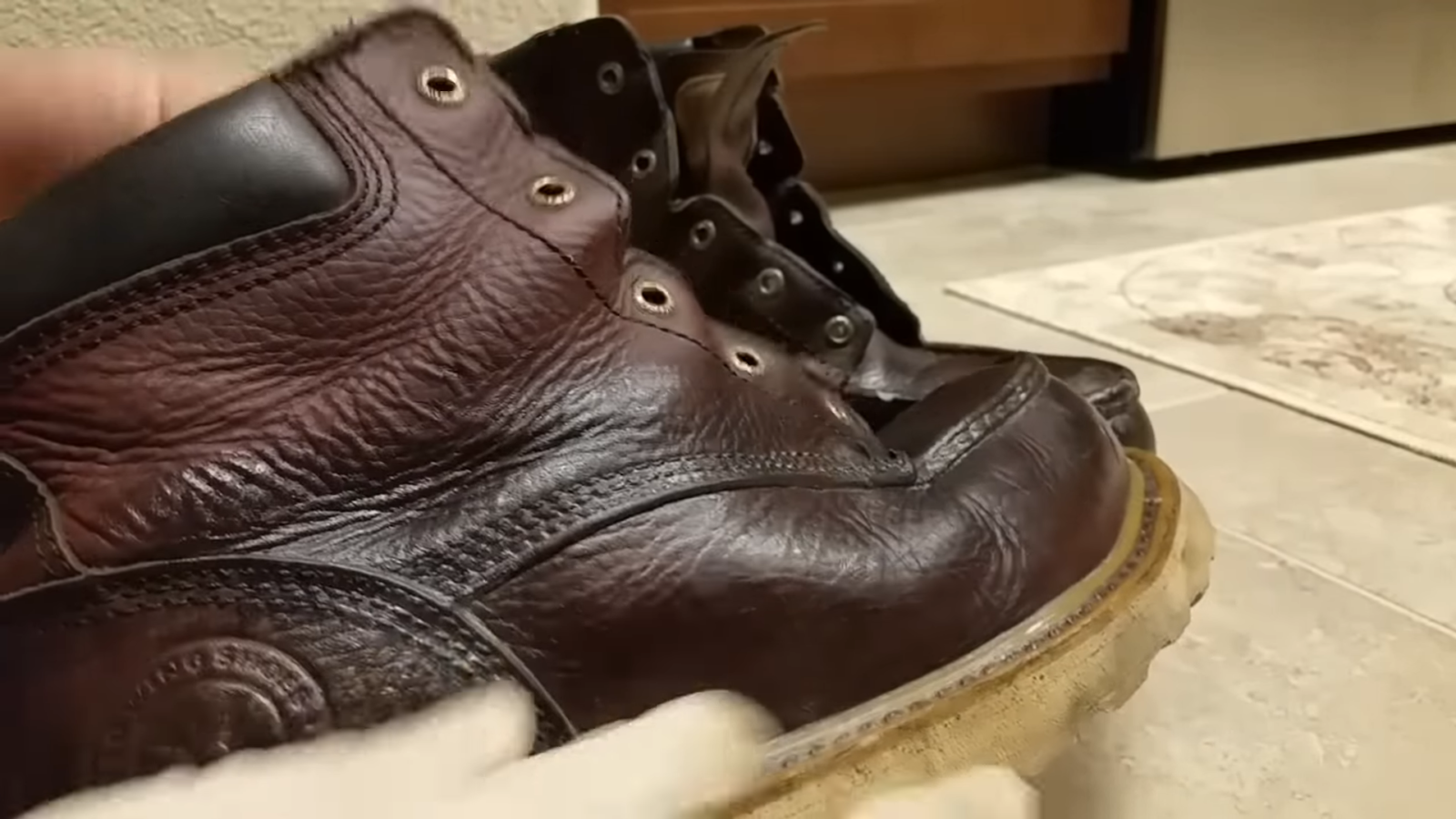 Does Mink Oil Waterproof Boots? WaterproofWiki